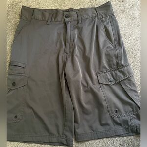 Men’s Denali Lightweight Cargo Style Shorts Size 32